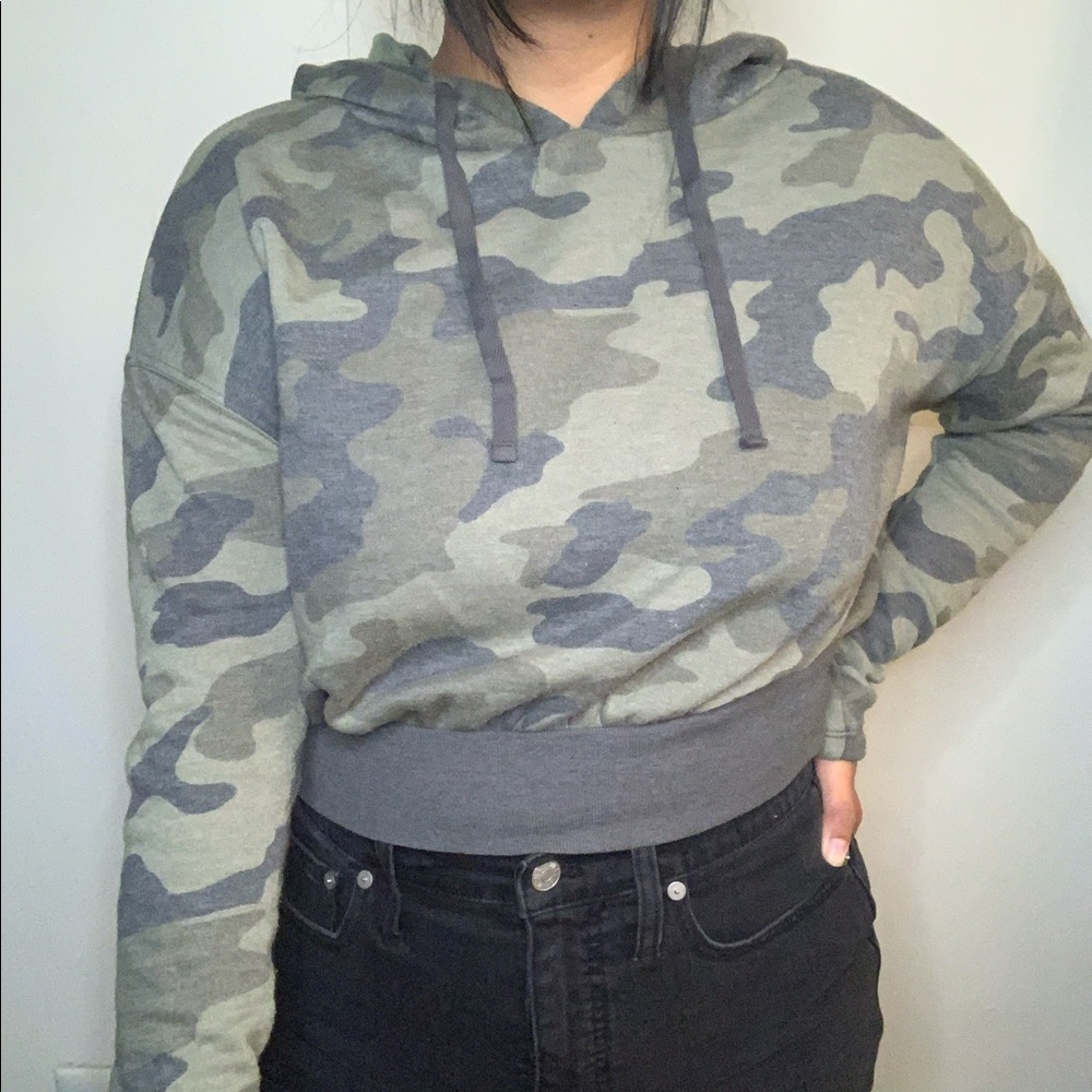 Camo Cropped Hoddie